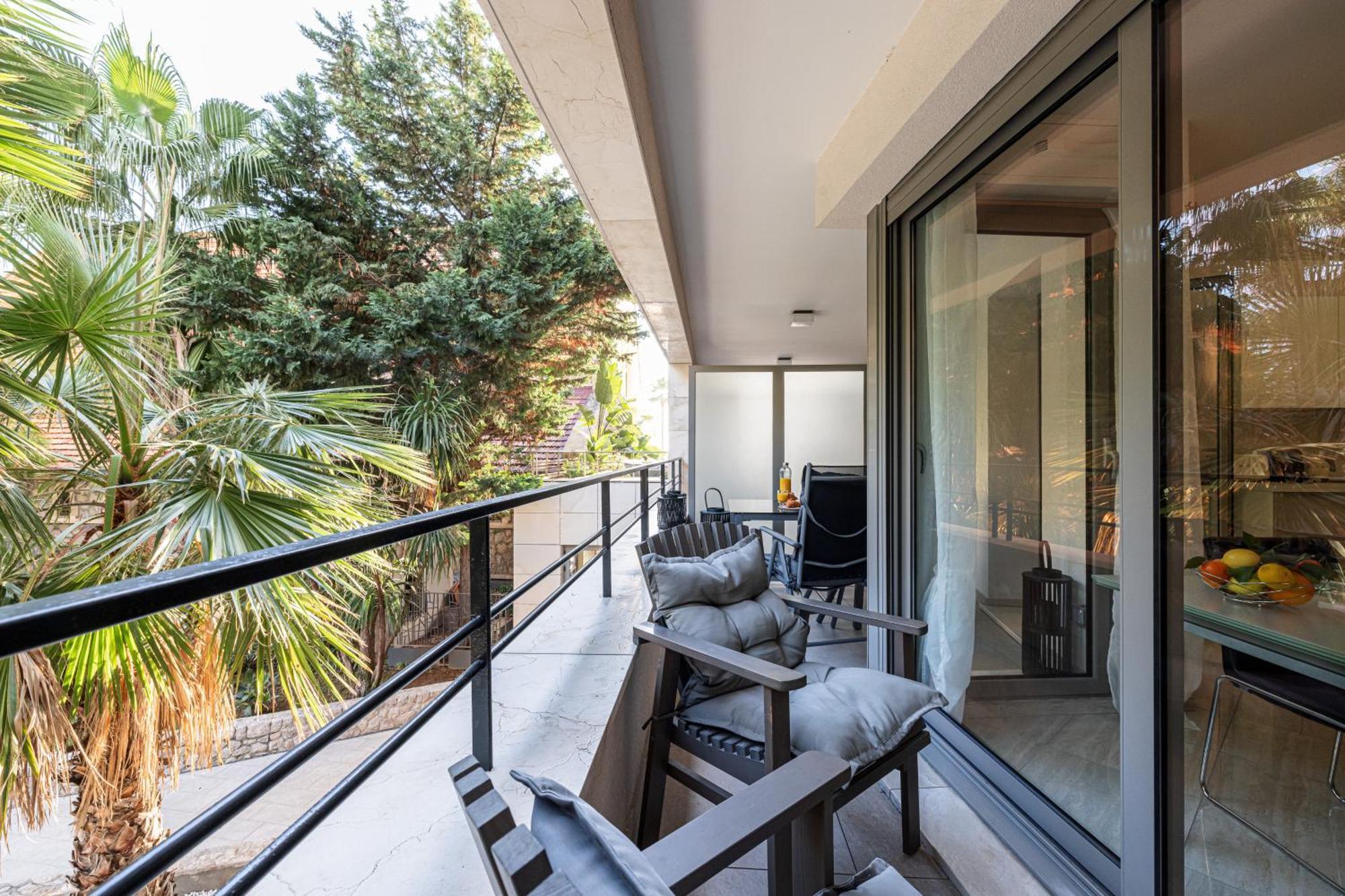 Studio Centre Terrasse Climatisation 50M Plage 멍똥 외부 사진