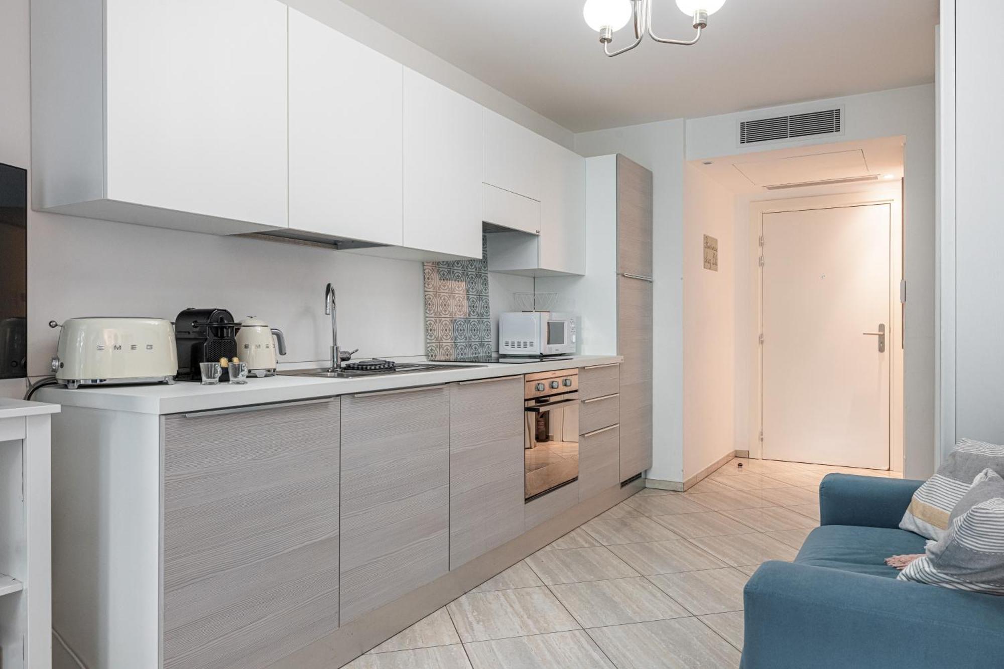 Studio Centre Terrasse Climatisation 50M Plage 멍똥 외부 사진