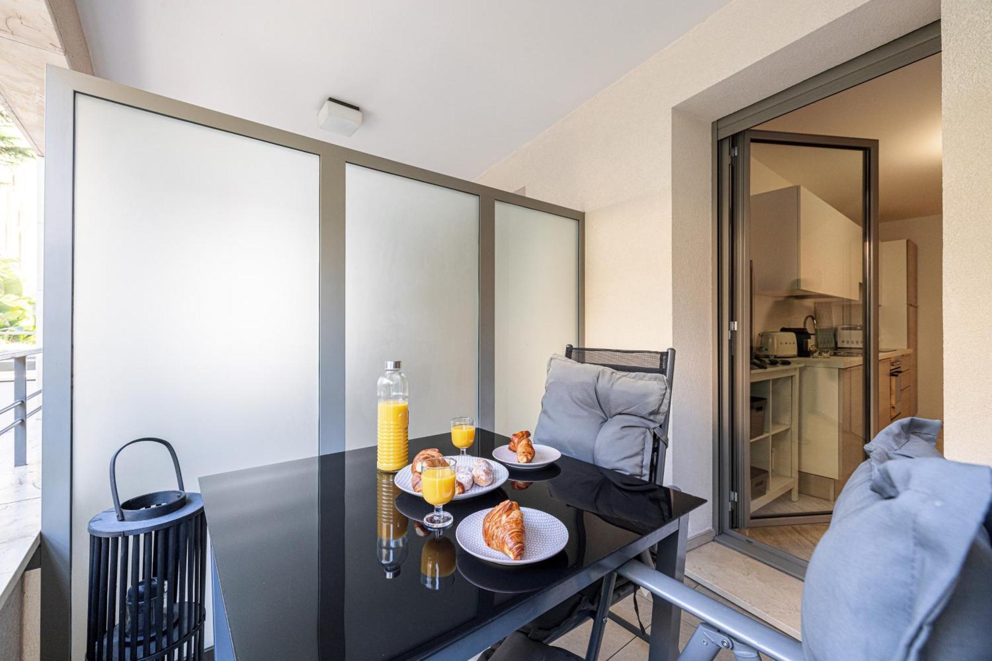 Studio Centre Terrasse Climatisation 50M Plage 멍똥 외부 사진