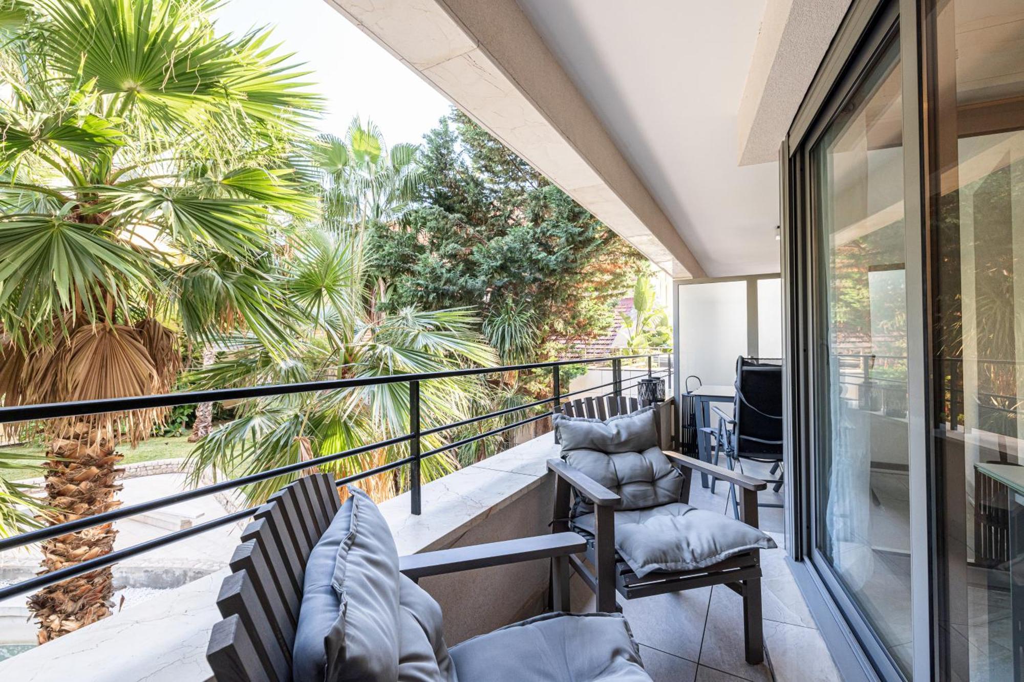 Studio Centre Terrasse Climatisation 50M Plage 멍똥 외부 사진