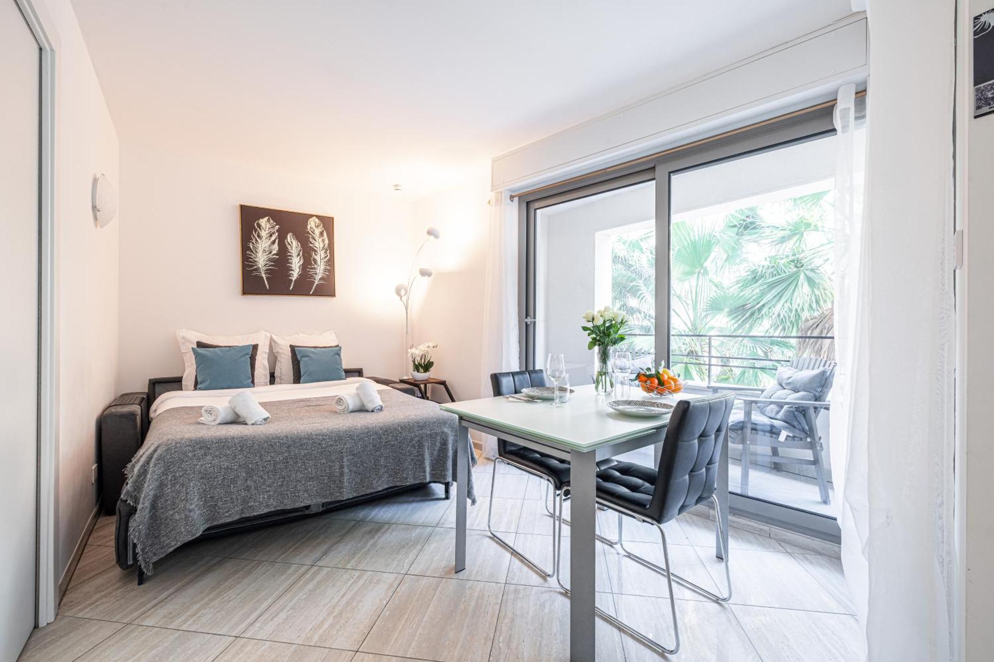 Studio Centre Terrasse Climatisation 50M Plage 멍똥 외부 사진